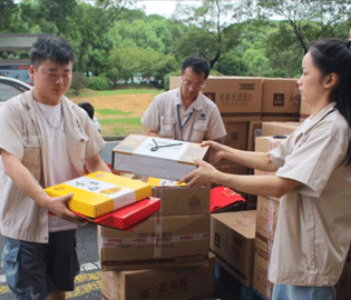 金秋慶佳節  感恩心更歡